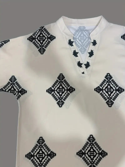Aiza | Schicke Geometrische Off-Shoulder Bluse mit Stern Diamant-Details
