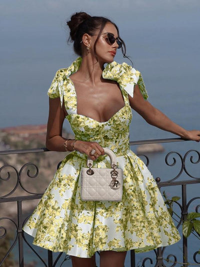 "Blütenkuss" – Elegantes Sommerkleid mit Rückenausschnitt & Schleifendetail