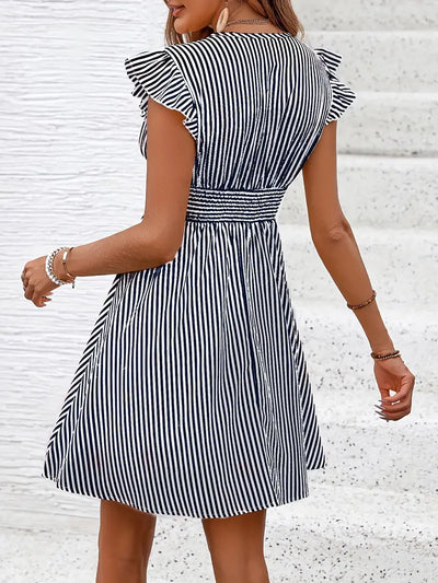 Cary | Gestreiftes Kleid mit gerafftem Halsausschnitt und geraffter Taille
