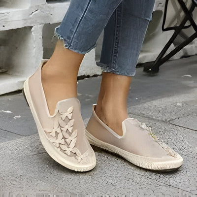 Celia | Damenmode flache Loafers mit Strass-Akzenten