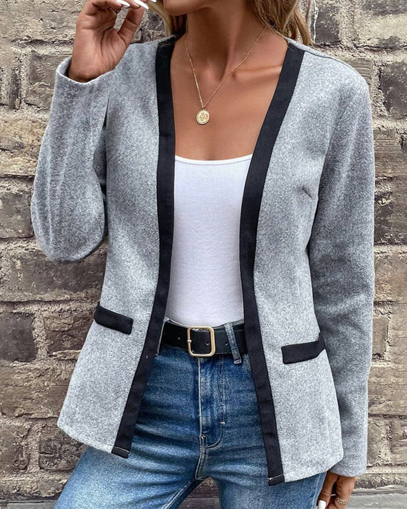 Avelena | Strickjacke Eine Kontrastfarbe