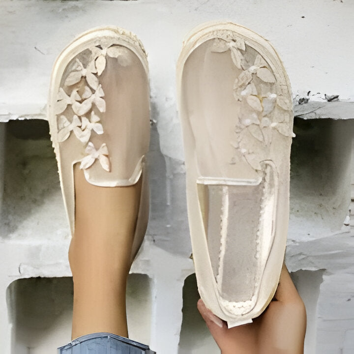 Celia | Damenmode flache Loafers mit Strass-Akzenten