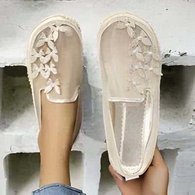 Celia | Damenmode flache Loafers mit Strass-Akzenten