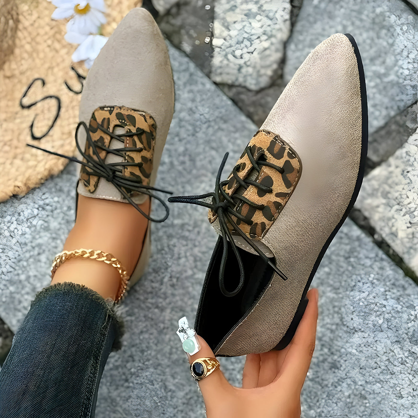 Sabrina | Damen Leopard Print Lace-Up Pointed Toe Flats
