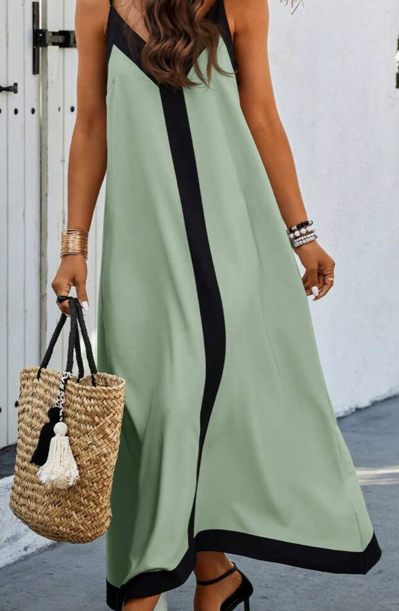 Adeltraud | Fließendes V-neck Maxi-Kleid mit kontrastreichen Details