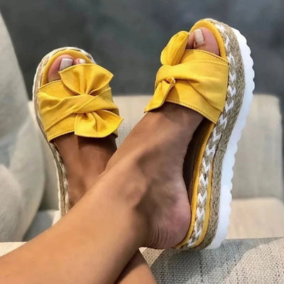 Beatrix | Damensandalen mit Lockenwicklern