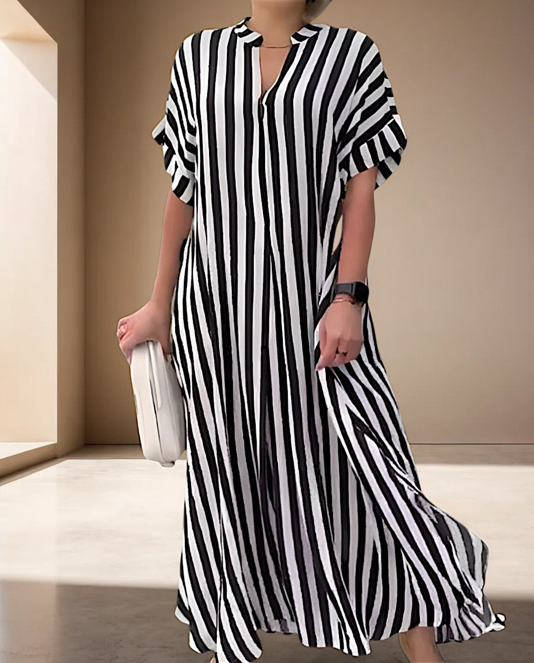 Jessamy | Gestreiftes Maxikleid mit kurzen Ärmeln und V-Ausschnitt