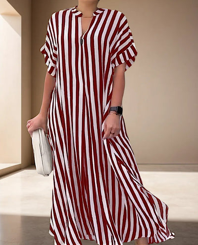 Jessamy | Gestreiftes Maxikleid mit kurzen Ärmeln und V-Ausschnitt
