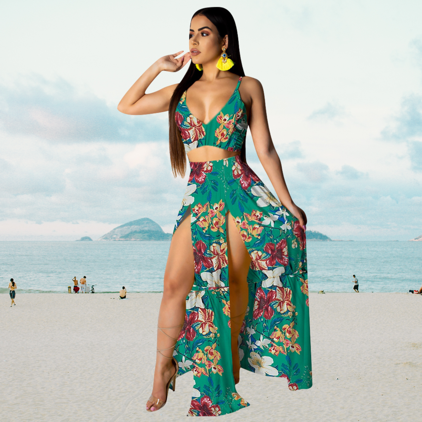 Amalia - Stylisches Sommer-Outfit mit Neckholder-Top und langem Rock mit Schlitzen