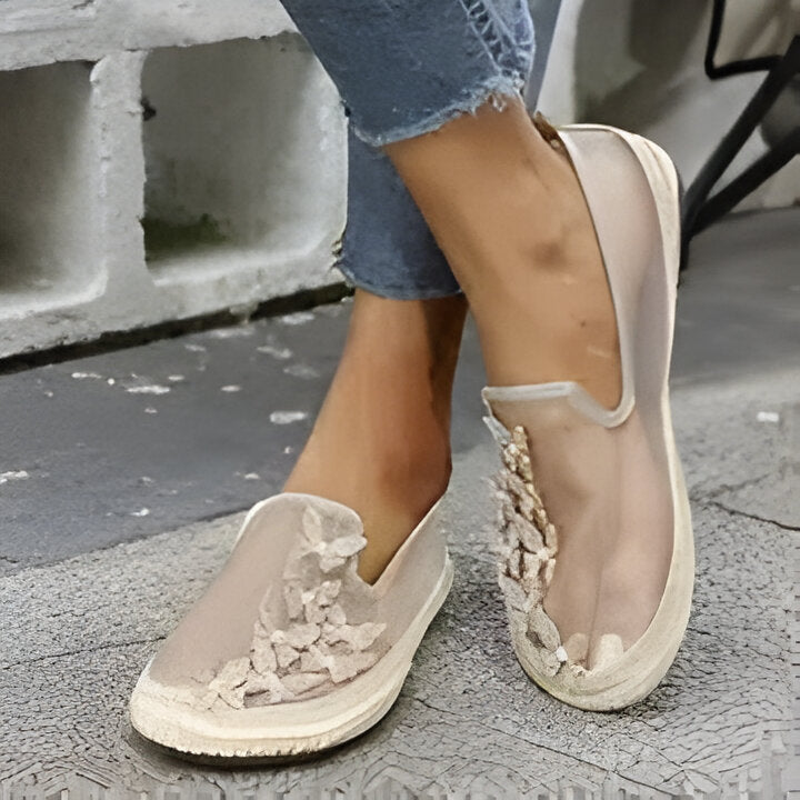 Celia | Damenmode flache Loafers mit Strass-Akzenten