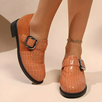 Claire | Stilvolle minimalistische Loafers mit einem Knopf für Frauen