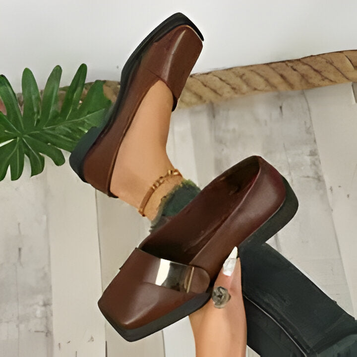 Marianne | Elegante Damen Slipper mit quadratischer Zehe und großer Schnalle