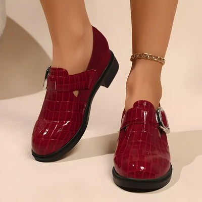 Claire | Stilvolle minimalistische Loafers mit einem Knopf für Frauen