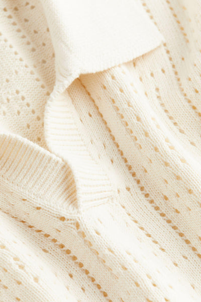 Eleganter Häkel-Strickpullover mit Polokragen
